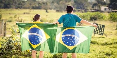 filmes sobre brasileiro no exterior