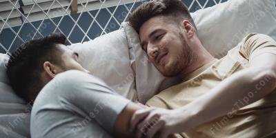 filmes sobre dois homens na cama